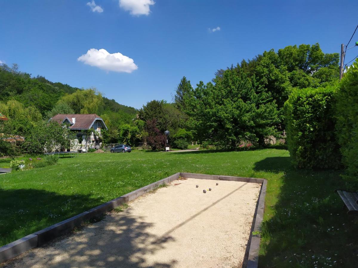 La Fee Des Eaux Bed & Breakfast Vernaison Exterior foto