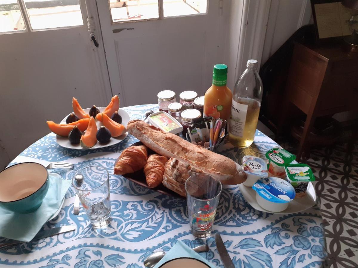 La Fee Des Eaux Bed & Breakfast Vernaison Exterior foto